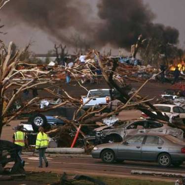 Help the Joplin, Missouri tornado victims!!